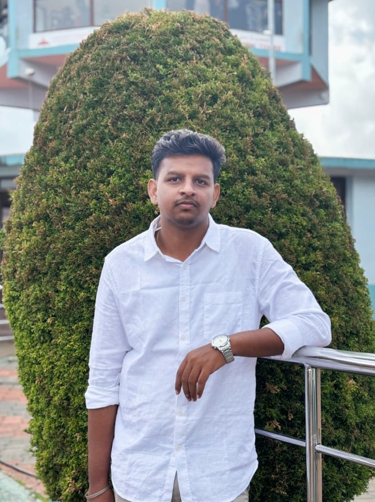 Vetrivel Murugan P - Full Stack Developer Portfolio Picture